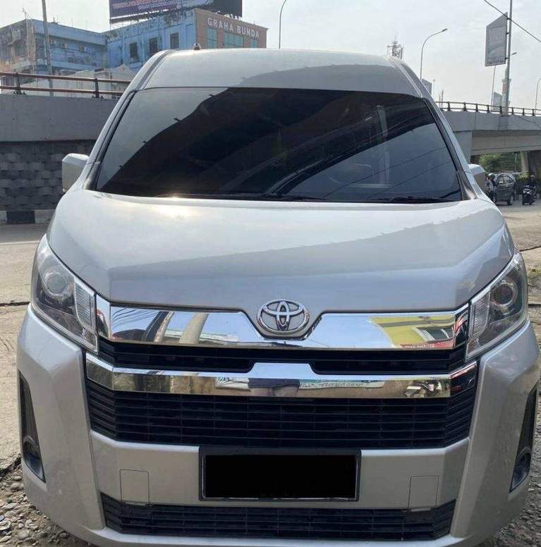 Hiace Premio — armada PT Yossy Mandiri Travel